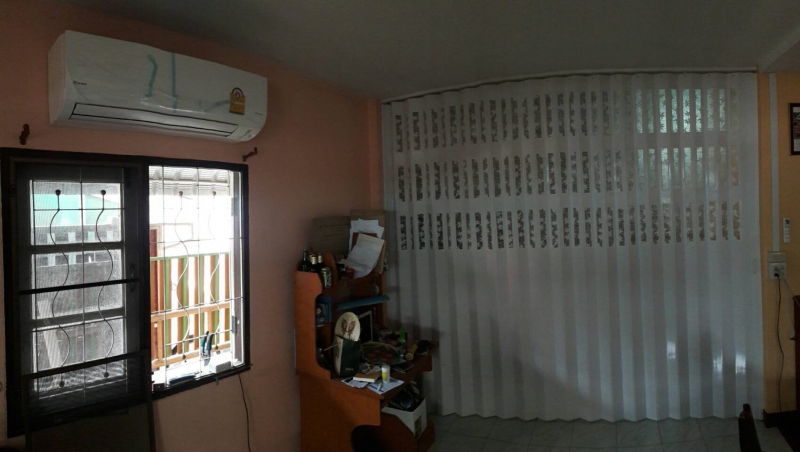 งานฉากกั้นห้องเจาะช่องกระจก ดอนตูม
